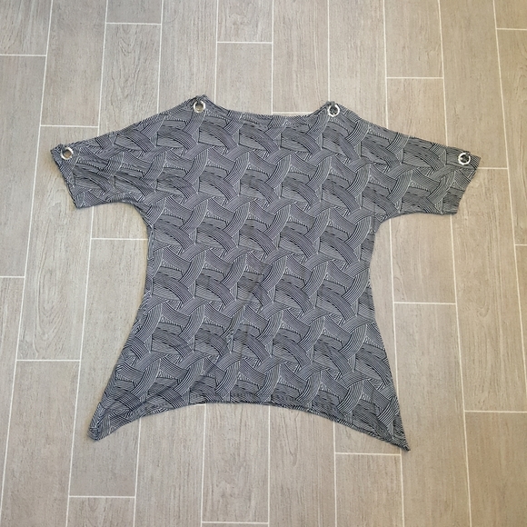 Cable & Gauge Tops - Cable of Gauge Cold Shoulder Top